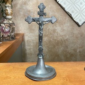 Vintage Silver Tone Metal Cross Crucifix with Skull and Cross Bones